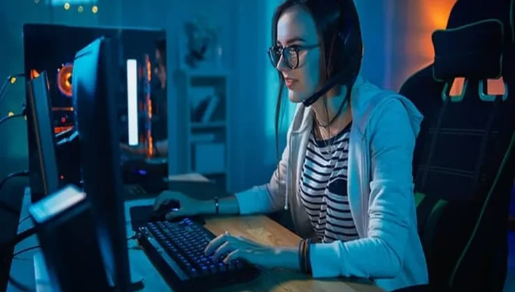 Legal Regulation and Risks of Combating Intruders at Online Games